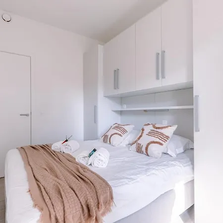 Modern Ground-floor With Large Sunny Terrace And Free Parking Place Nearby Duinenwater Appartement Knokke-Heist